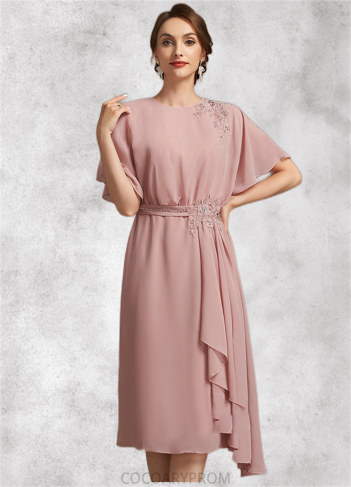 Samara Sheath/Column Scoop Neck Knee-Length Chiffon Mother of the Bride Dress With Appliques Lace DA8126P0014829