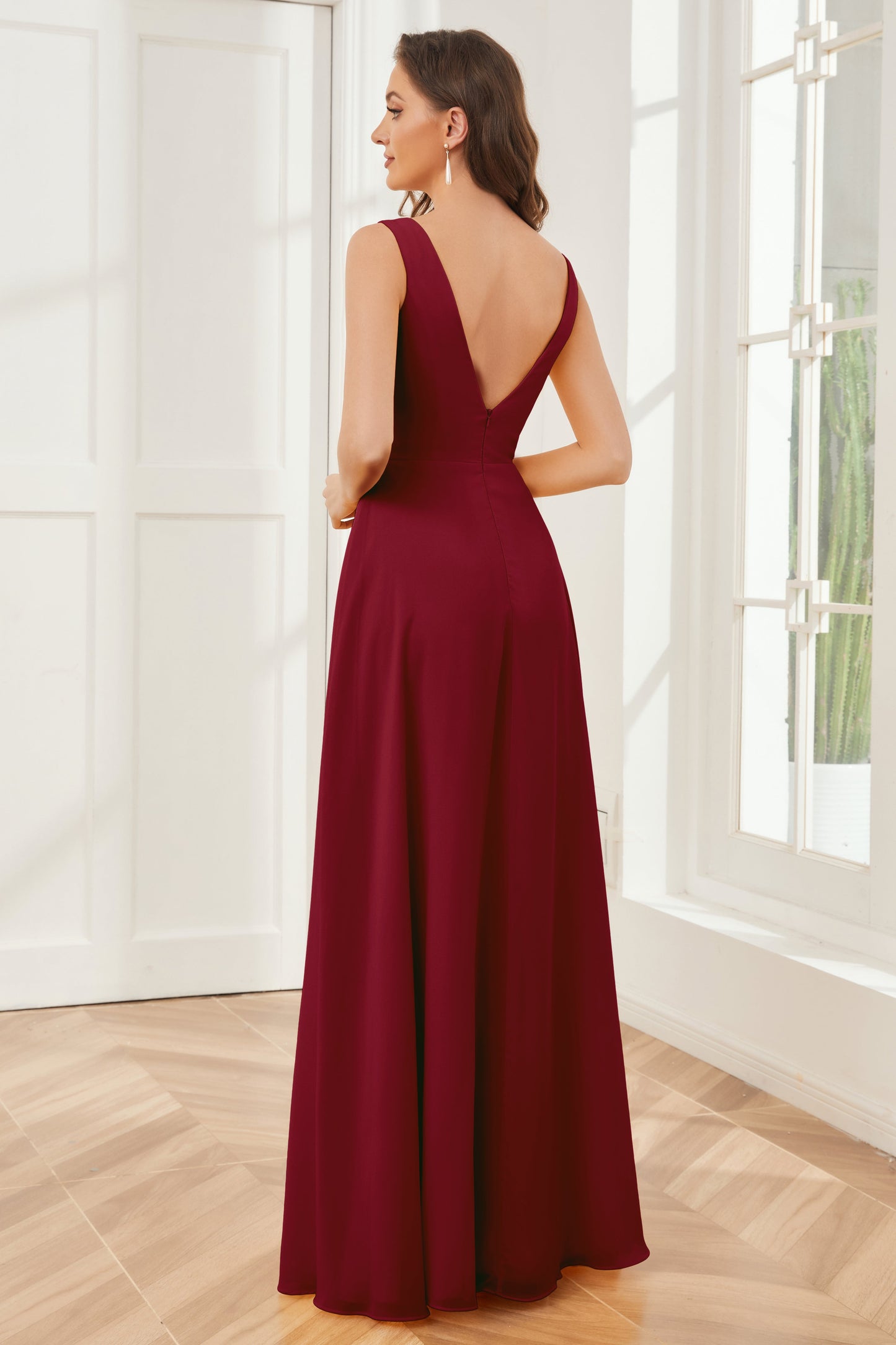 Column V-neck Chiffon Long Bridesmaid Dresses